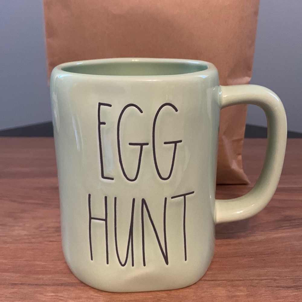 Rae Dunn “Egg Hunt” mug 💚🥚